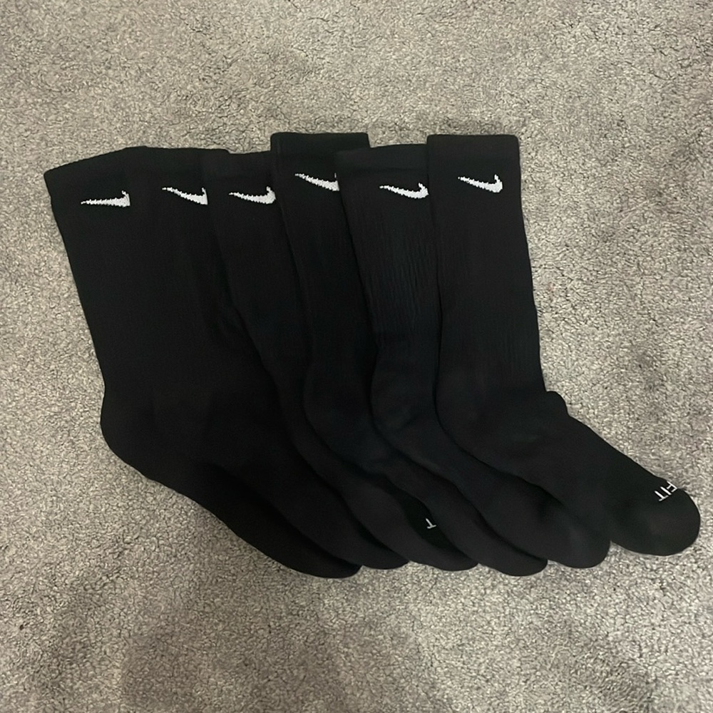 black Nike dri-fit socks